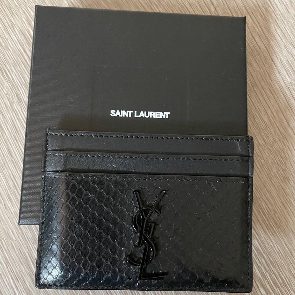 Men’s YSL Wallet. Can be used universal as card holder for both men and women.